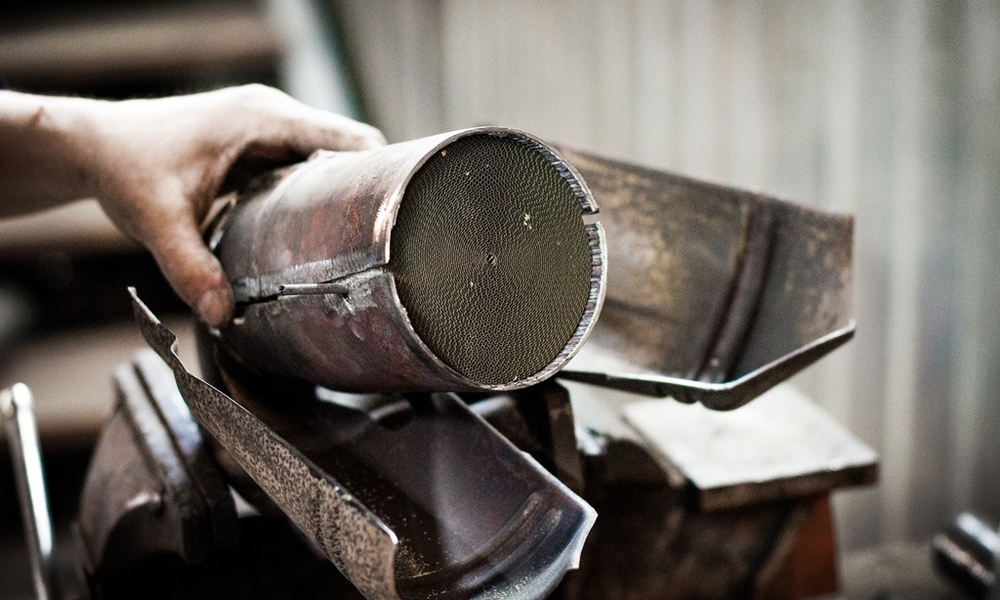 Чем грозит двигателю неправильное удаление катализатора | Сдать ...